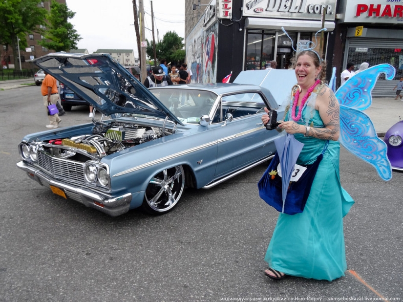 Mermaid Parade - Good Old Brooklyn Freak Show