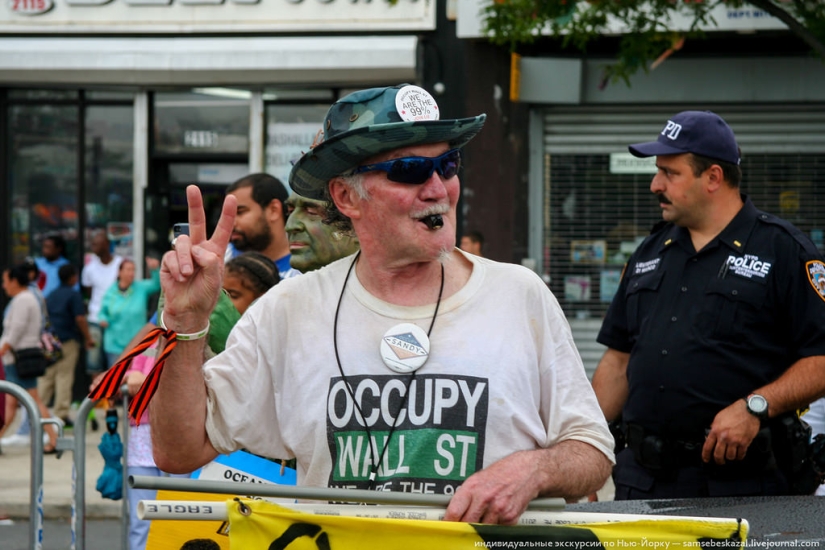 Mermaid Parade - Good Old Brooklyn Freak Show