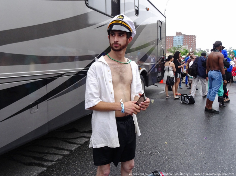 Mermaid Parade - Good Old Brooklyn Freak Show