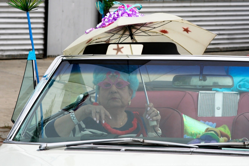 Mermaid Parade - Good Old Brooklyn Freak Show