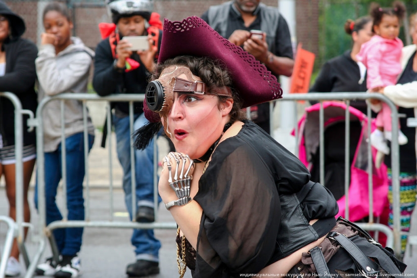 Mermaid Parade - Good Old Brooklyn Freak Show