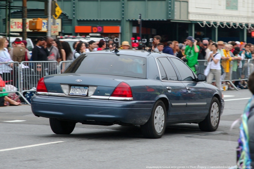 Mermaid Parade - Good Old Brooklyn Freak Show