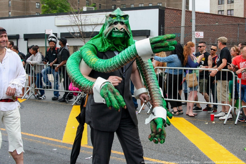 Mermaid Parade - Good Old Brooklyn Freak Show