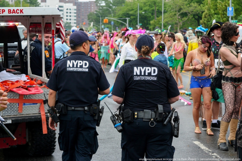 Mermaid Parade - Good Old Brooklyn Freak Show