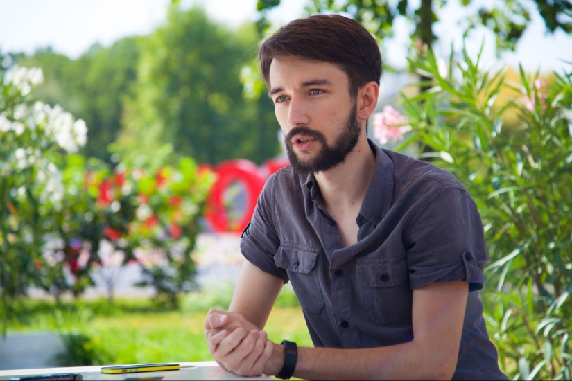 Mikhail Komarov: "Office and car as a startup image"