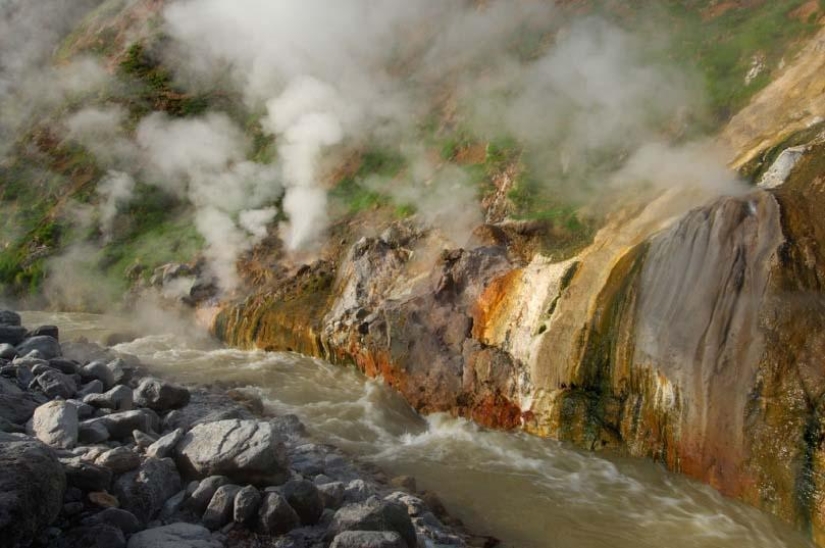 Milagro de la naturaleza - río Geysernaya Milagro de la naturaleza - río Geysernaya
