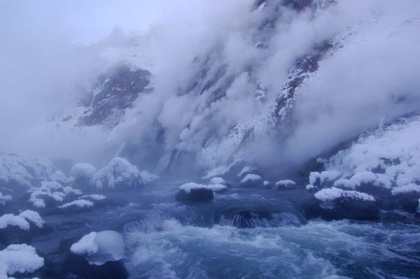 Milagro de la naturaleza - río Geysernaya Milagro de la naturaleza - río Geysernaya