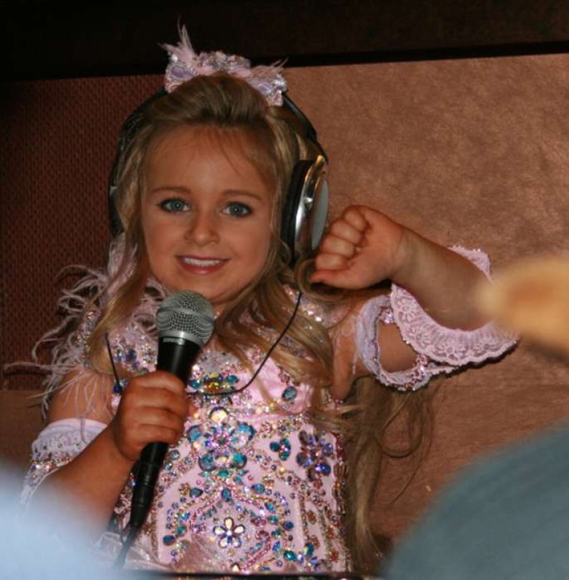 Millonaria a los 9 años: cómo vive una niña más rica que su madre Millonaria a los 9 años: cómo vive una niña más rica que su madre