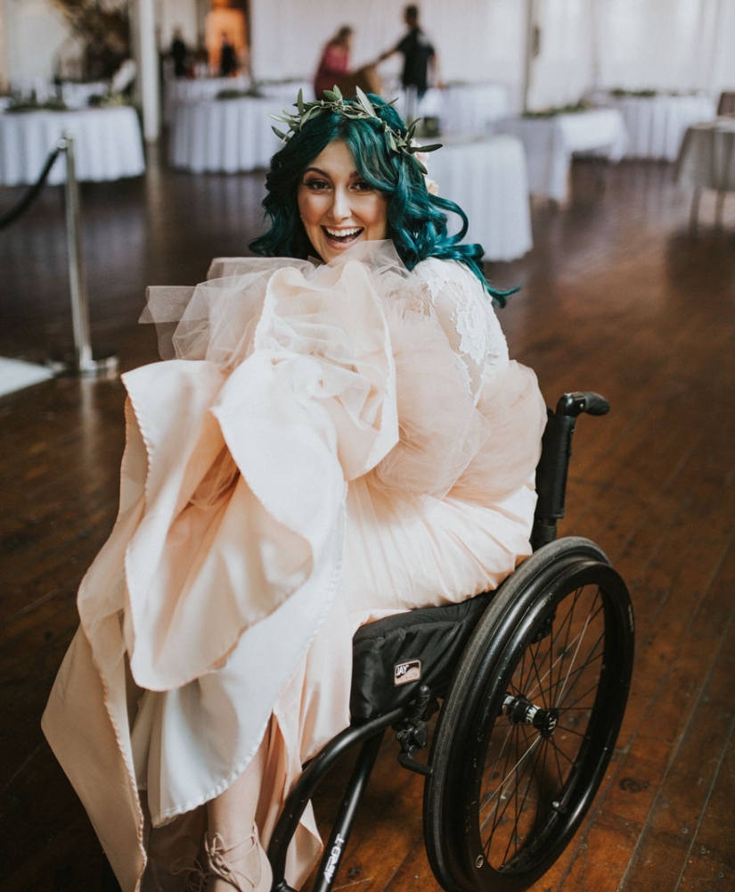Miracles happen: the paralyzed bride got up and walked to the altar, touching the groom and guests to tears Miracles happen: the paralyzed bride got up and walked to the altar, touching the groom and guests to tears