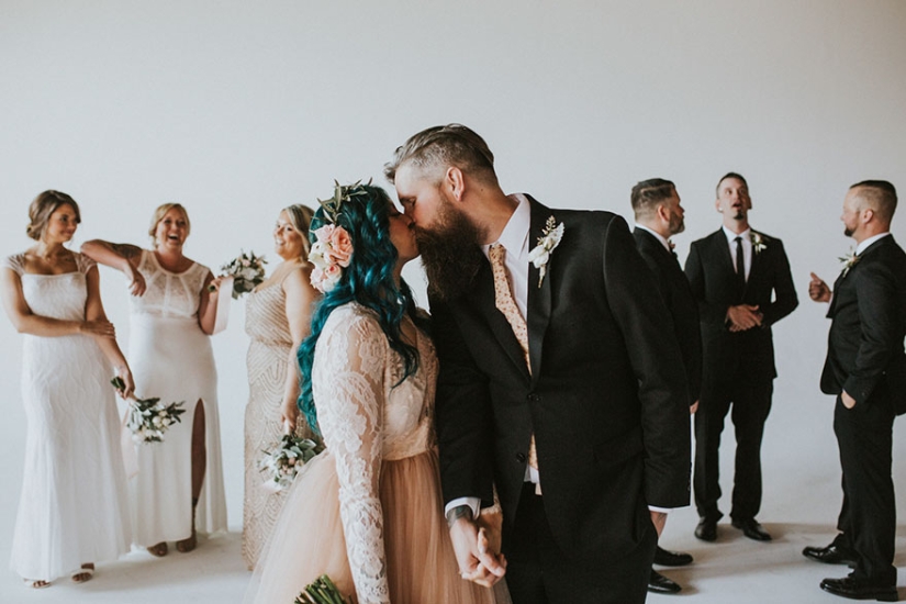 Miracles happen: the paralyzed bride got up and walked to the altar, touching the groom and guests to tears Miracles happen: the paralyzed bride got up and walked to the altar, touching the groom and guests to tears