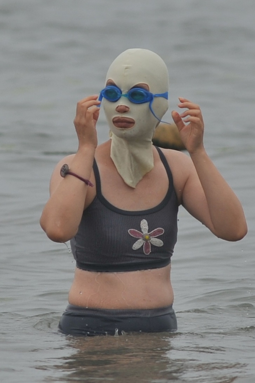 Moda en las playas chinas - facekini Moda en las playas chinas - facekini