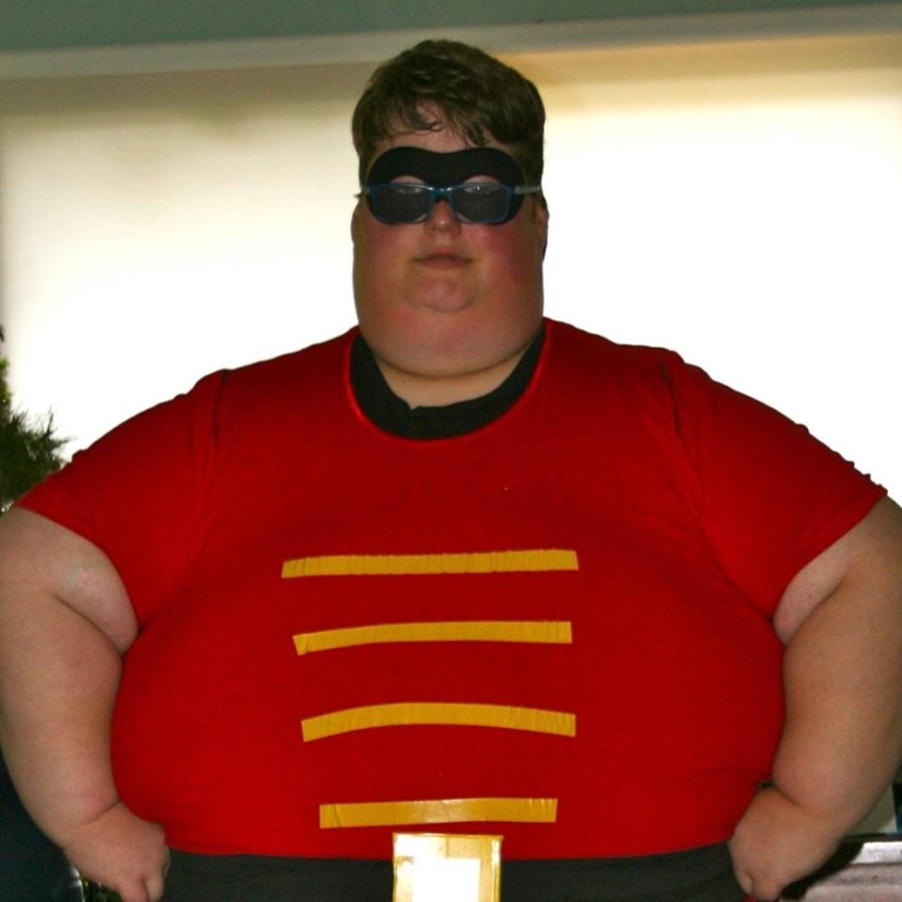 Mom has to lock the refrigerator because her 200-pound son can't stop eating Mom has to lock the refrigerator because her 200-pound son can't stop eating