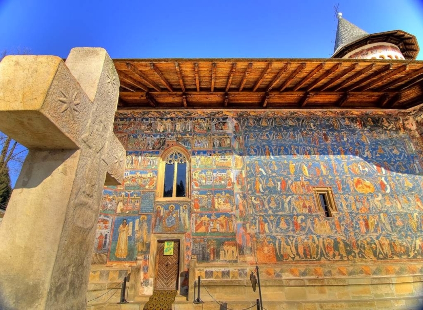 Monasteries in Romania, where amazing frescoes are not inside, but outside