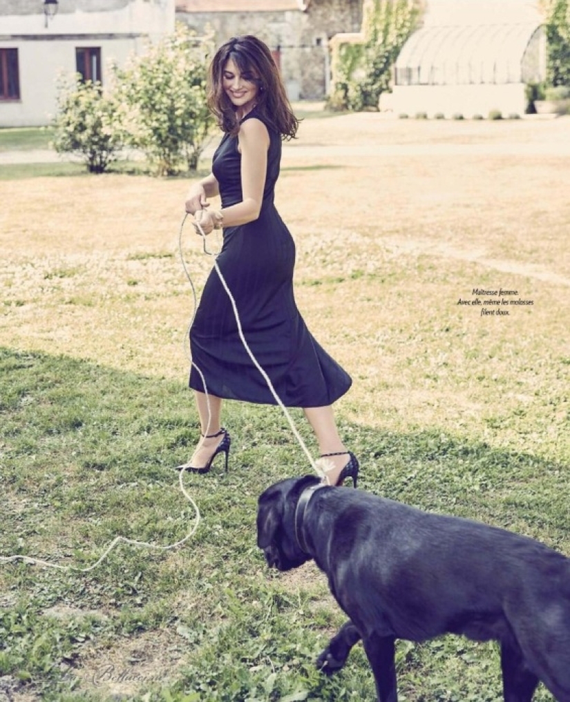 Monica Bellucci habló sobre sexo después de los 50 y protagonizó desnuda para la revista Paris Match