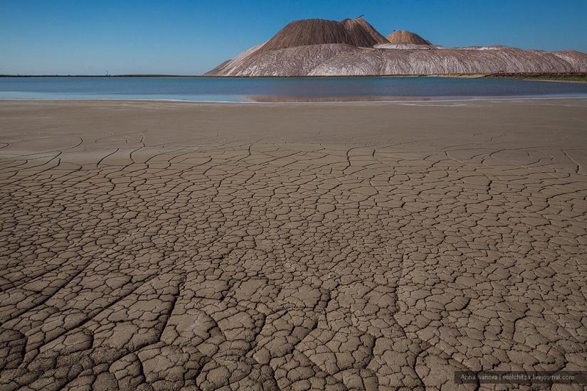 Montones de desechos. Montañas Soligorsk. Paisajes espaciales de Bielorrusia Montones de desechos. Montañas Soligorsk. Paisajes espaciales de Bielorrusia