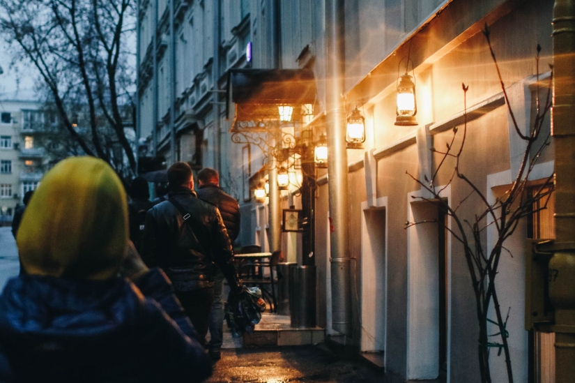 Moscú bajo un título: el centro de la capital a través del vidrio de una botella de cerveza