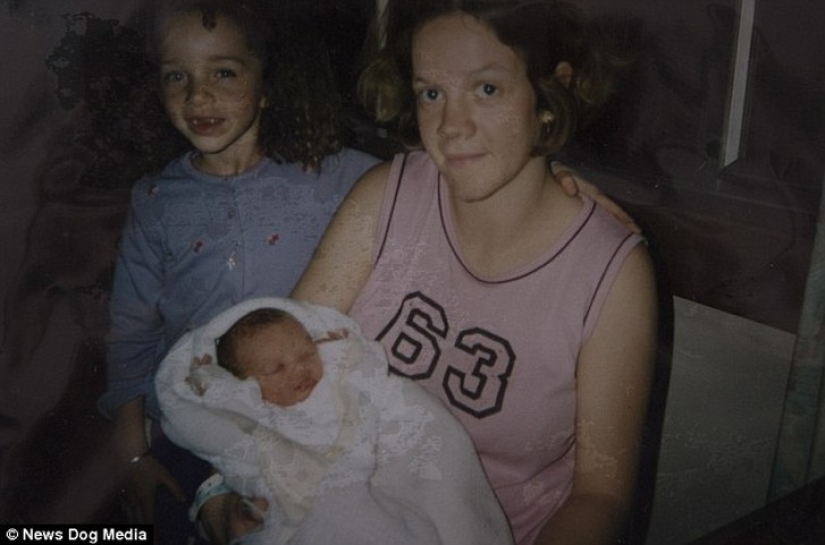 Mother and daughter do everything to become like a British TV star Mother and daughter do everything to become like a British TV star