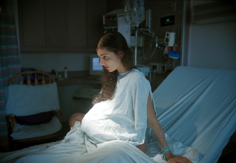 Motherhood through the lens of Elinor Carucci Motherhood through the lens of Elinor Carucci