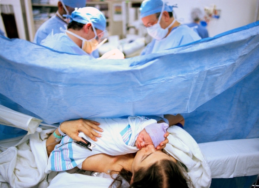 Motherhood through the lens of Elinor Carucci Motherhood through the lens of Elinor Carucci