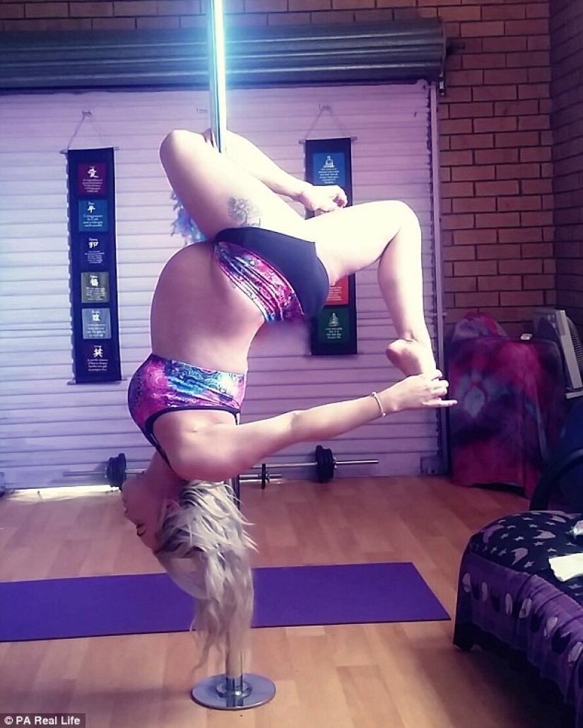 Mujer australiana embarazada continúa bailando en barra y no tiene planes de detenerse durante el parto Mujer australiana embarazada continúa bailando en barra y no tiene planes de detenerse durante el parto