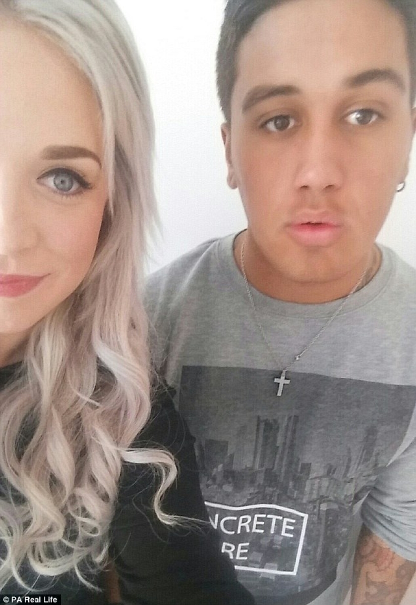 Mujer australiana embarazada continúa bailando en barra y no tiene planes de detenerse durante el parto Mujer australiana embarazada continúa bailando en barra y no tiene planes de detenerse durante el parto