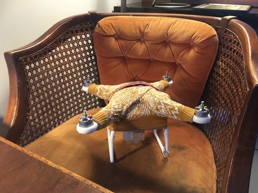 Mujer estadounidense vende suéteres de $200 para drones para hacerlos "más cómodos" Mujer estadounidense vende suéteres de $200 para drones para hacerlos "más cómodos"