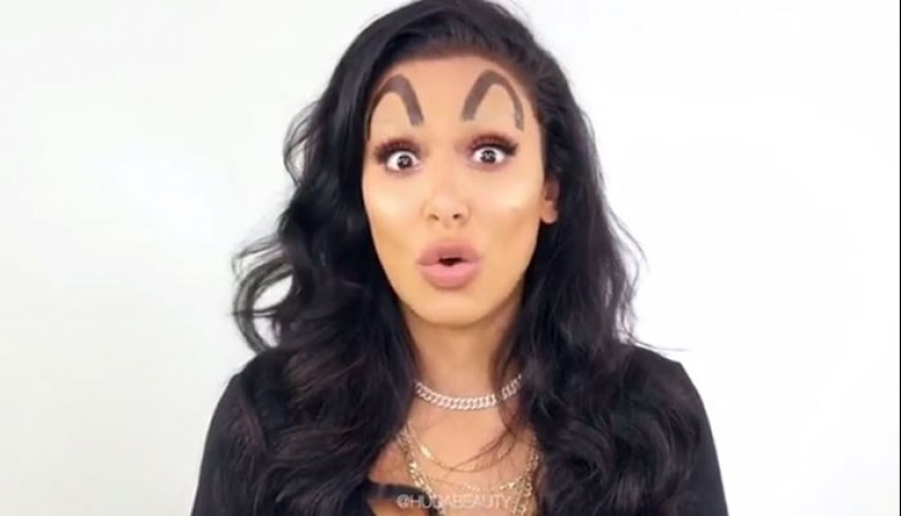 Mujer trollea extrañas tendencias de cejas con las cejas de McDonald's e Internet la aplaude