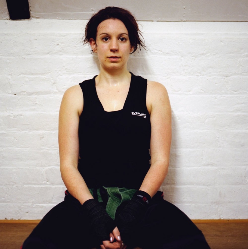 "Mujeres con puños": Kickboxers después de la pelea "Mujeres con puños": Kickboxers después de la pelea