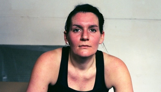 "Mujeres con puños": Kickboxers después de la pelea