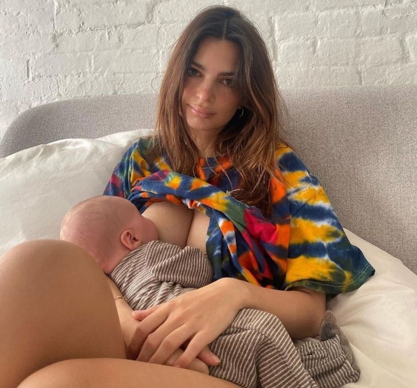 Mujeres que piensan que está bien amamantar en público (10 fotos)