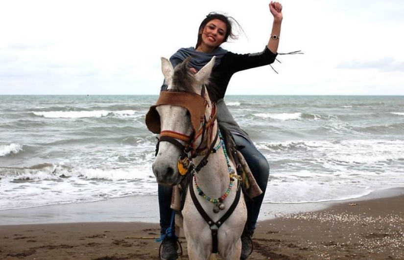 My Hidden Freedom: Iranian women rip off hijabs My Hidden Freedom: Iranian women rip off hijabs