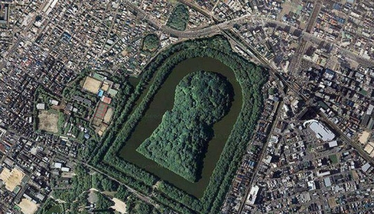 Mysterious Buildings - Kofun