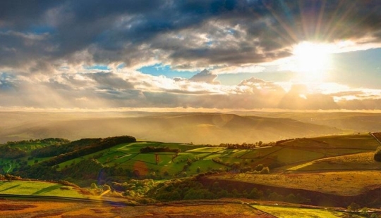 Mysterious Peak District National Park Mysterious Peak District National Park
