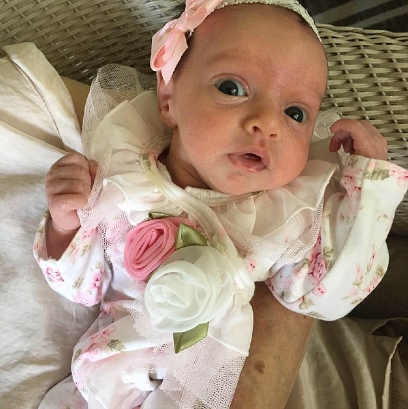 Nacido dos veces: los médicos sacaron al bebé del útero para operarlo y traerlo de vuelta Nacido dos veces: los médicos sacaron al bebé del útero para operarlo y traerlo de vuelta