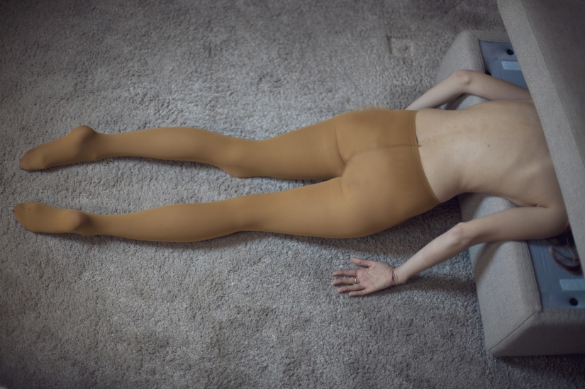 Naked and not funny: absurd erotica by Giuseppe Palmisano Naked and not funny: absurd erotica by Giuseppe Palmisano