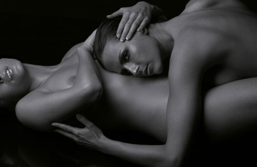 Naked beauty in Austrian: black and white nude by Sylvia Bloom Naked beauty in Austrian: black and white nude by Sylvia Bloom