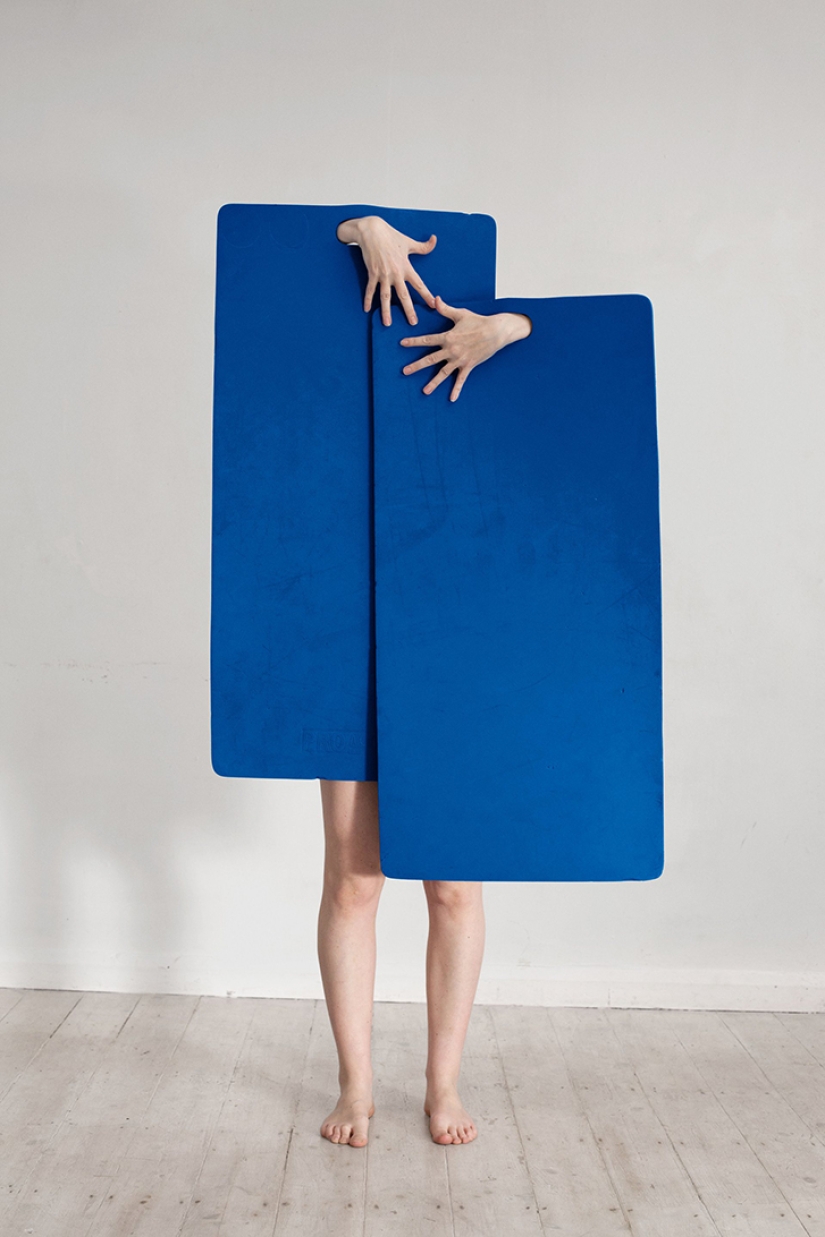 Naked enlightenment: a nude artist in difficult poses Naked enlightenment: a nude artist in difficult poses