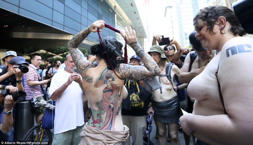 Naked on the pavement: on the "Topless Day" American women took to the streets with bare breasts in defense of gender equality
