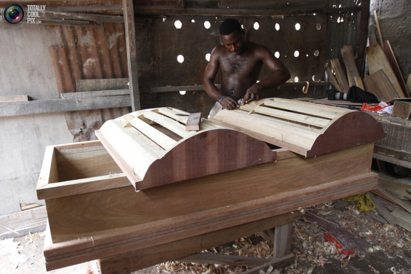 Negocio funerario en África