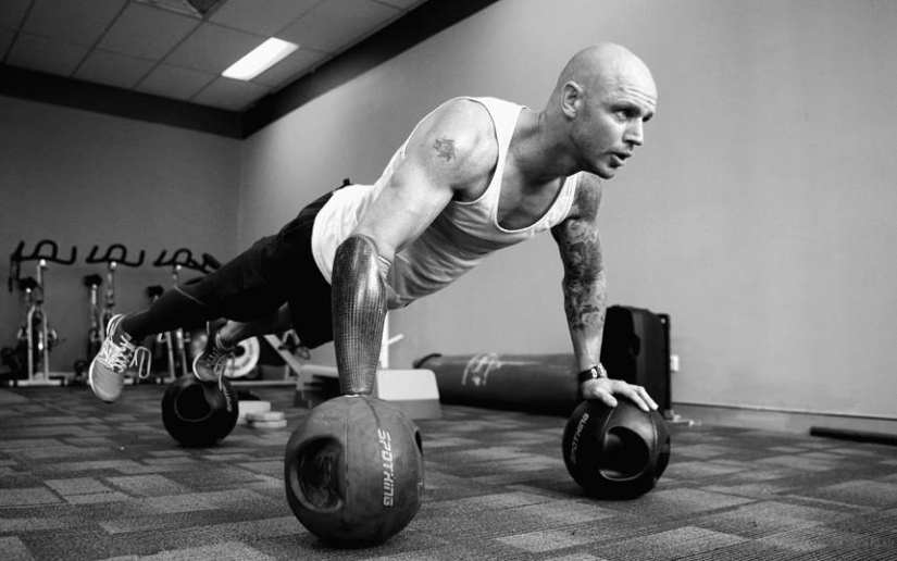 Never Give Up, or Life After a Shark Attack Never Give Up, or Life After a Shark Attack