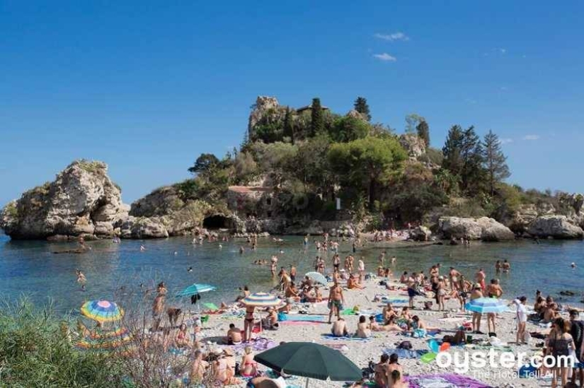 Never trust advertising photos of hotels when going on vacation