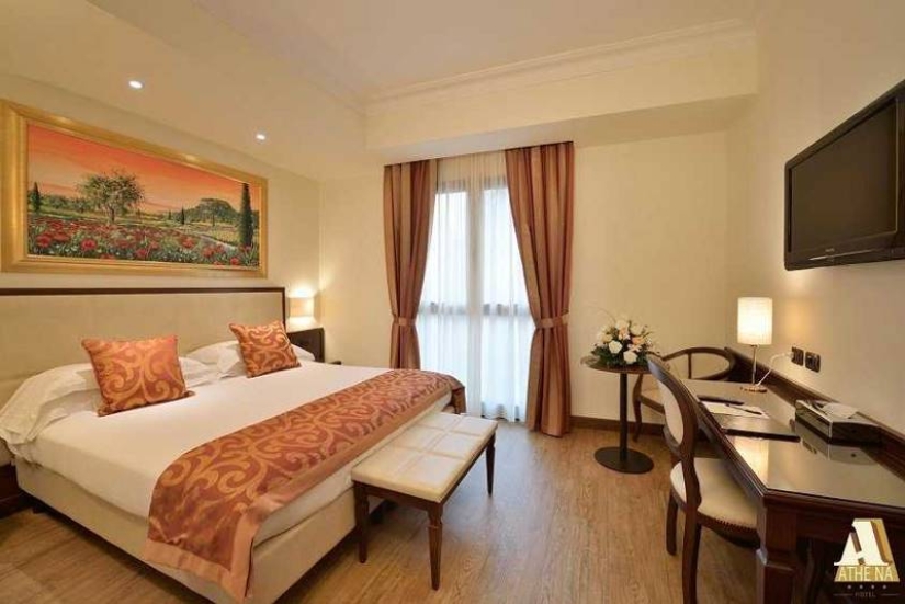 Never trust advertising photos of hotels when going on vacation