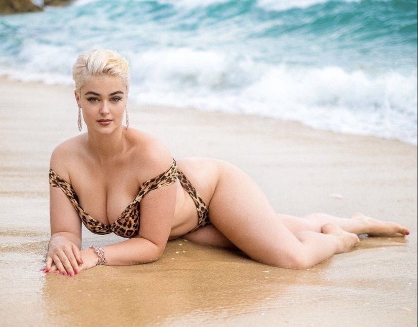 New and modern "Marilyn Monroe" that eclipsed the original - plus-size model Stefania Ferrario New and modern "Marilyn Monroe" that eclipsed the original - plus-size model Stefania Ferrario