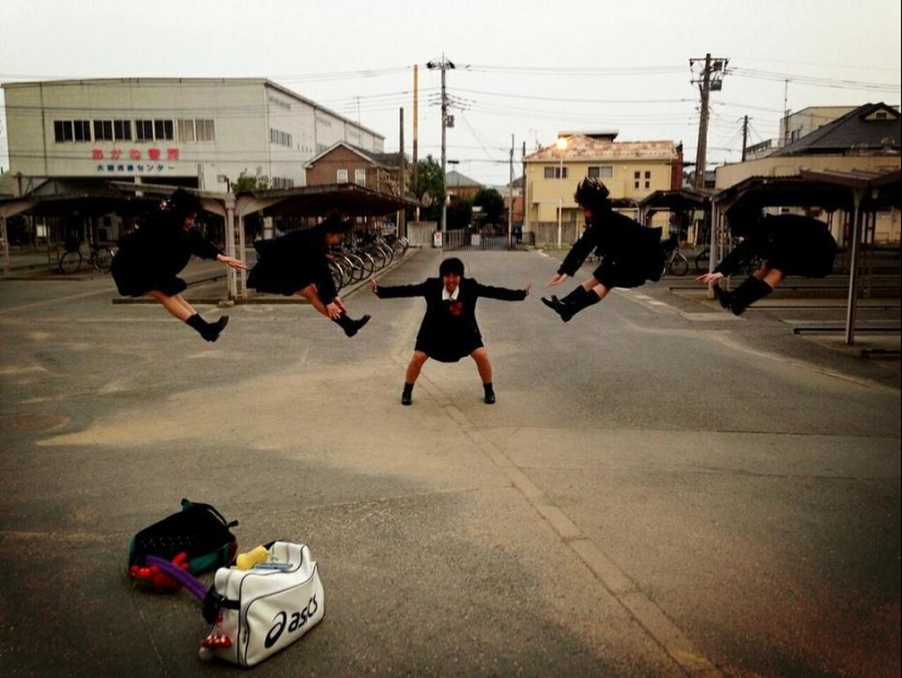 New Photo-Mam: Super-Energy Attack of Japanese Schoolgirls