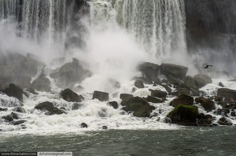 Niagara Falls. Inside view