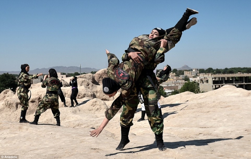 Ninja in hijabs: how iranian women learn martial arts in the desert