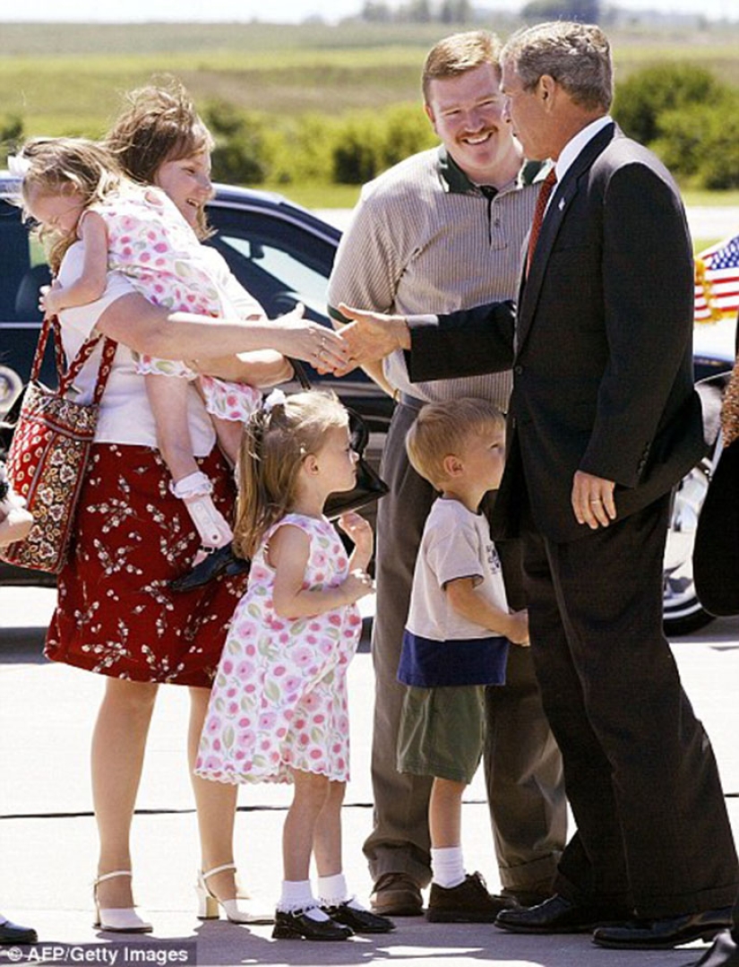 Niños de siete años de los Estados Unidos vivieron para terminar la escuela Niños de siete años de los Estados Unidos vivieron para terminar la escuela