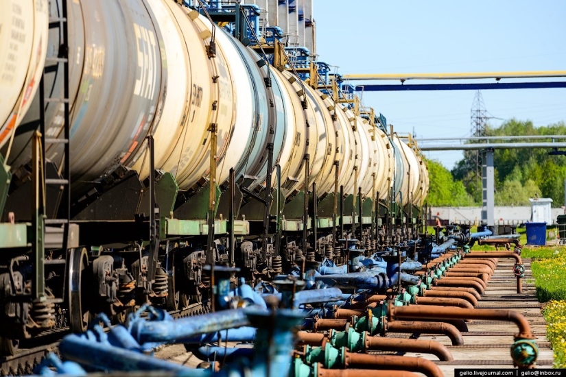 Nizhnekamsk es la capital de la petroquímica y la refinación de petróleo en Rusia Nizhnekamsk es la capital de la petroquímica y la refinación de petróleo en Rusia