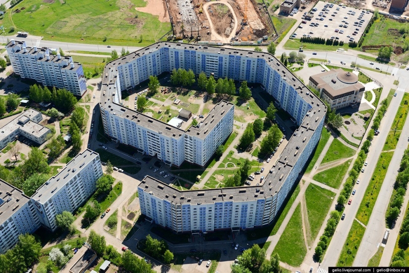 Nizhnekamsk es la capital de la petroquímica y la refinación de petróleo en Rusia Nizhnekamsk es la capital de la petroquímica y la refinación de petróleo en Rusia