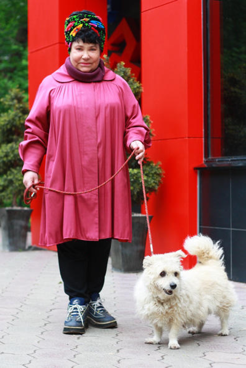No matter what: stylish Russian pensioners